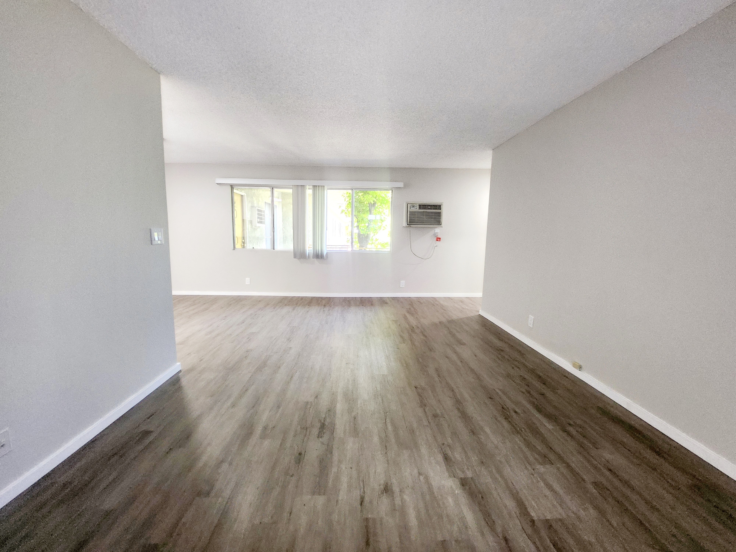 400 N Serrano Ave - 209